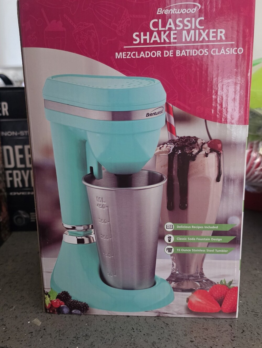 Retro-Style Milkshake Maker - Picture 3 of 4